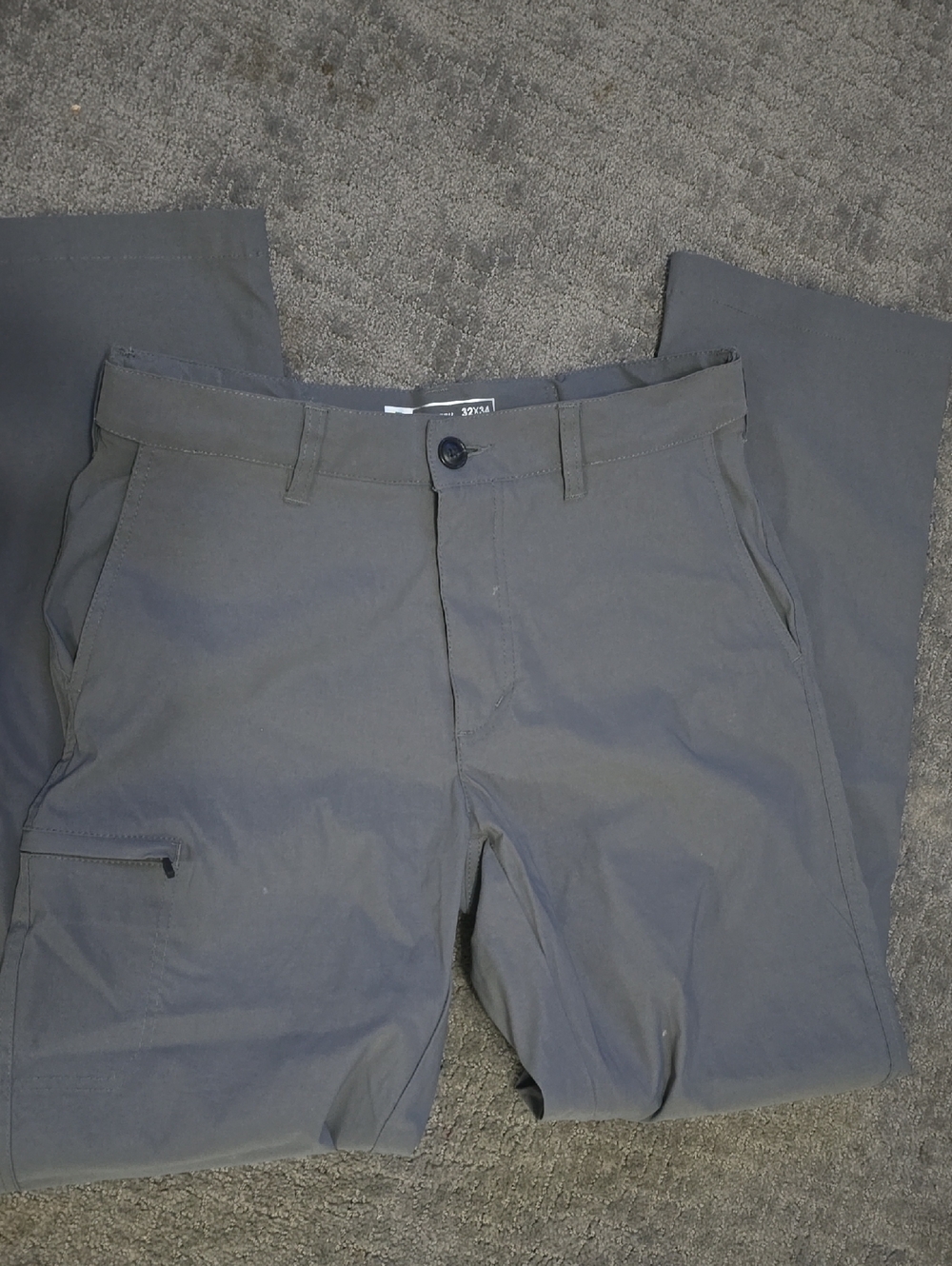Men's Gray Cargo Pants with Zip Pocket.  32x 34
